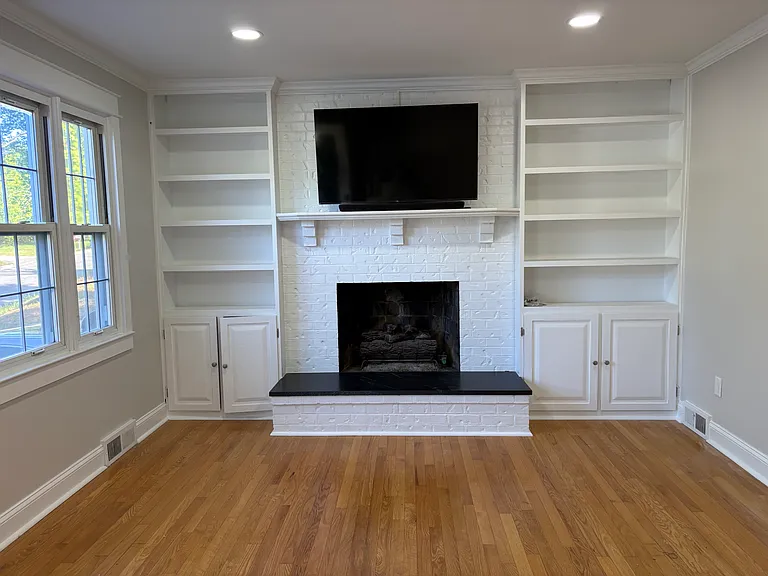 880 Doris Dr — Photo 3