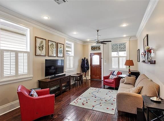 3rd image of 2740 Marengo St