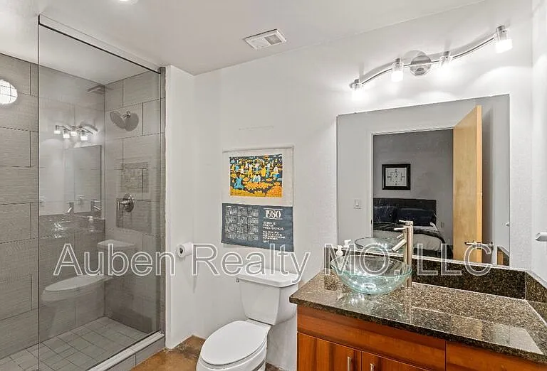 360 W Pershing Rd #330 — Photo 15