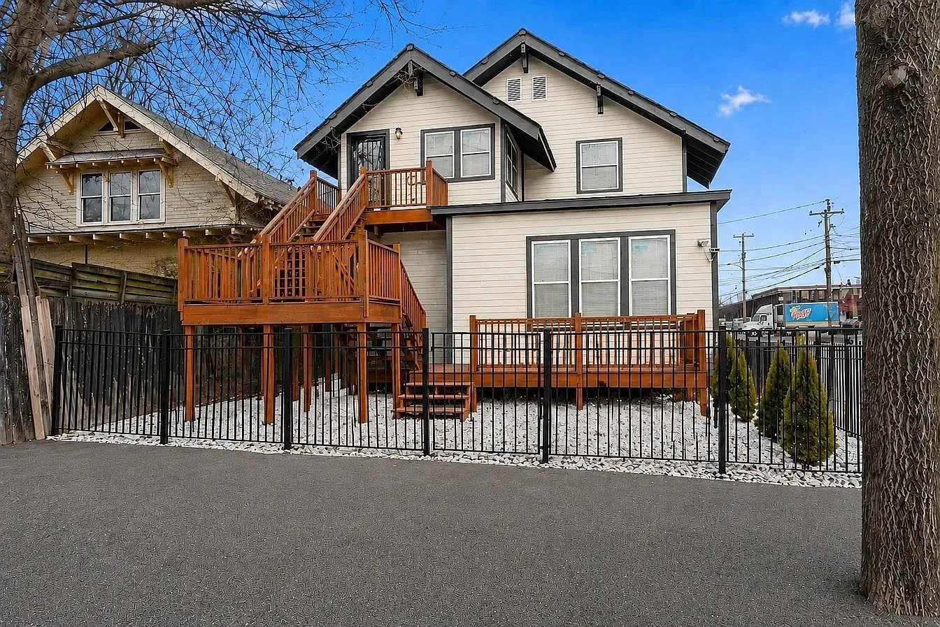 3 bed, 2.0 bath, $1,950 — Photo 2