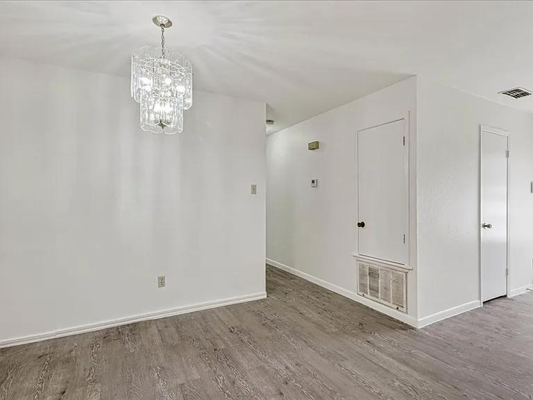 1622 La Joya St — Photo 13