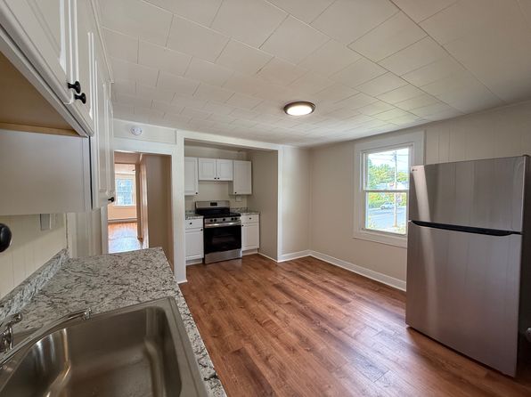 663-665 Pawling Ave #2