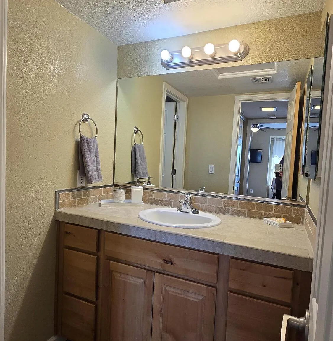 1 bed, 1.0 bath, 775 sqft, $1,750 — Photo 3
