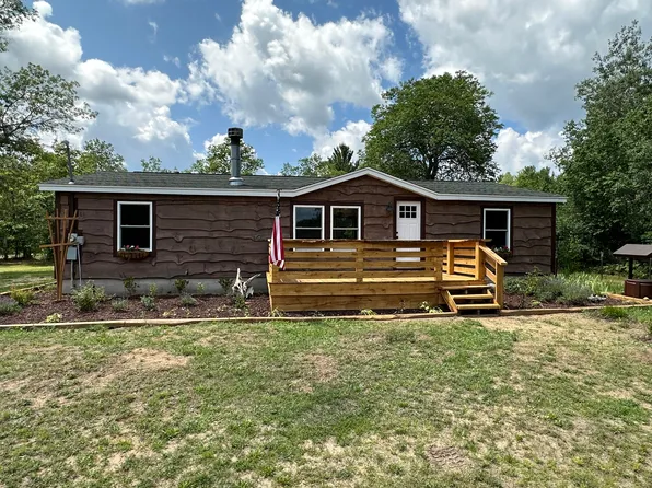 1460 McKee Rd, Johannesburg, MI 49751