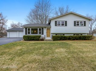 39104 N Balboa Dr, Lake Villa, IL 60046