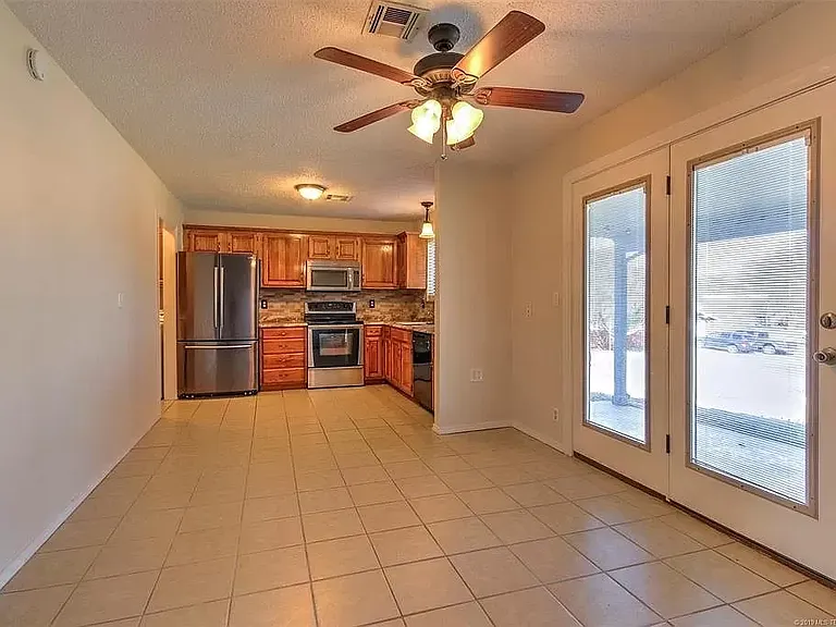 2604 W Hartford St — Photo 12