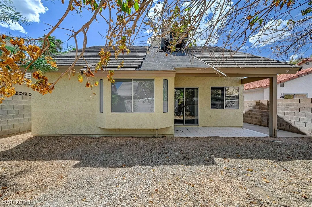 3 bed, 2.0 bath, 1350 sqft, $1,995 — Photo 1