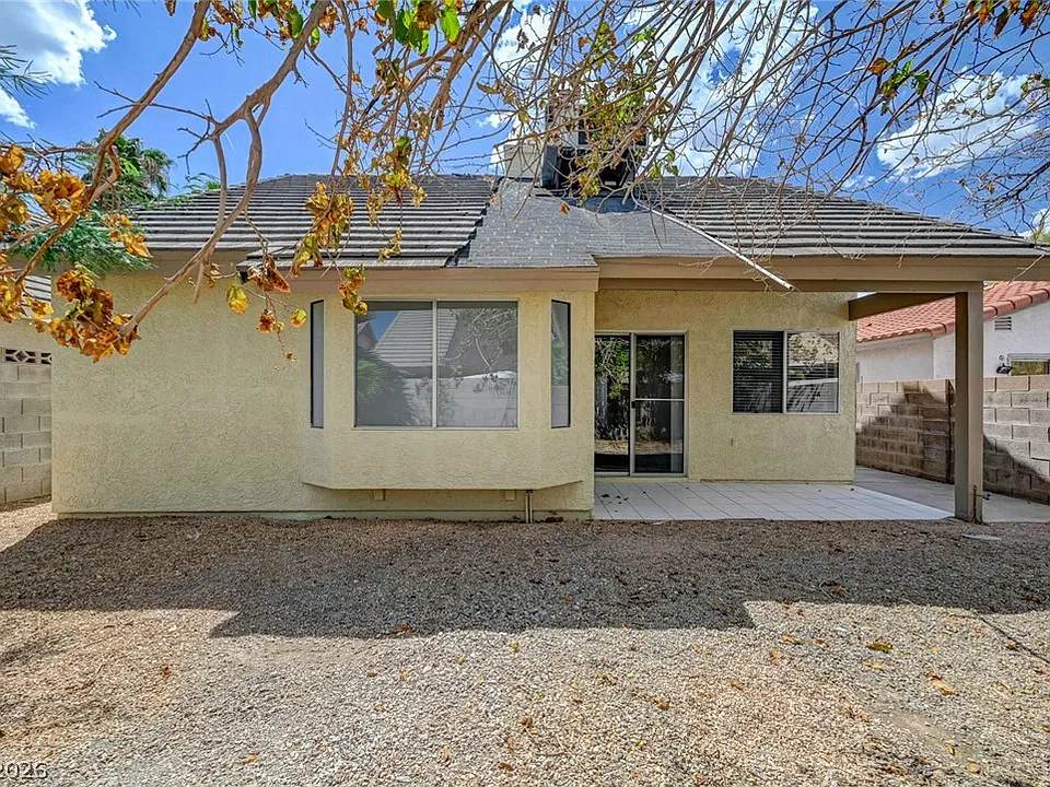 386 El Pico Dr