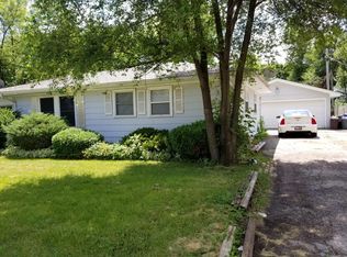 1909 Walnut Dr, Saint Charles, IL 60174