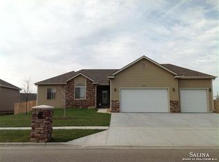 2116 Redhawk Ln, Salina, KS 67401