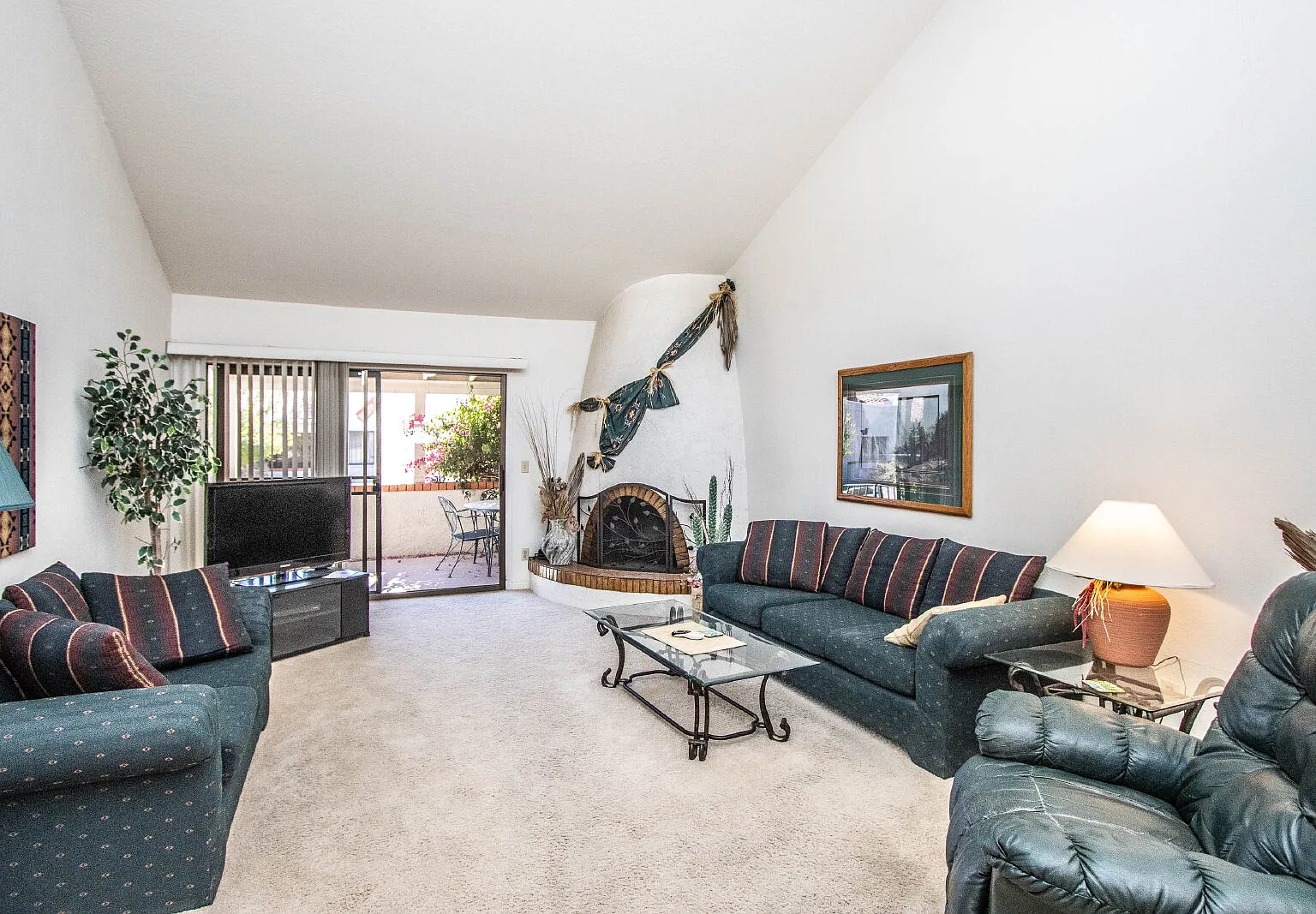 2 bed, 2.0 bath, 1274 sqft, $3,500 — Photo 4