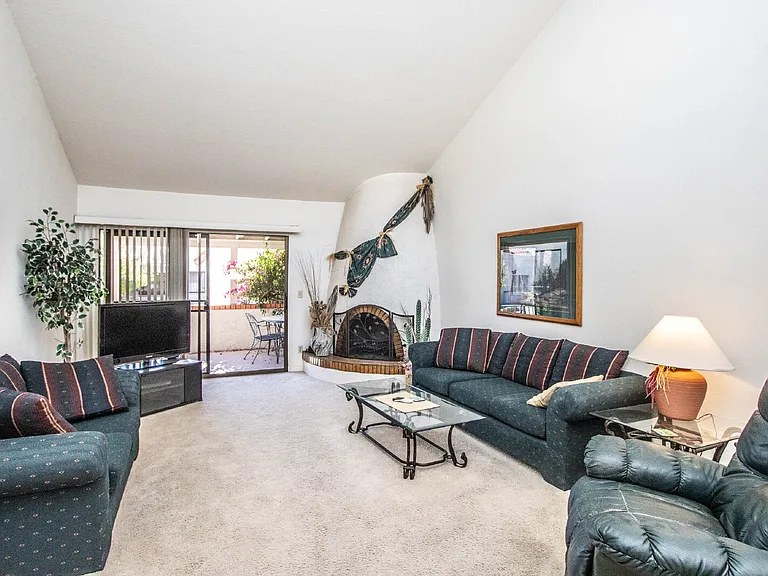 7631 E Sandalwood Dr — Photo 4