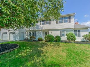 25 11th Ave, Monroe Township, NJ 08831