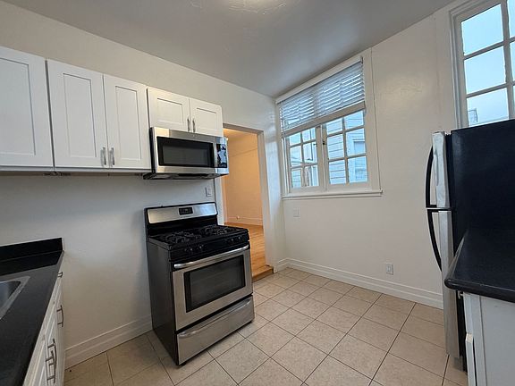 3rd image of 85 Carl St APT 6