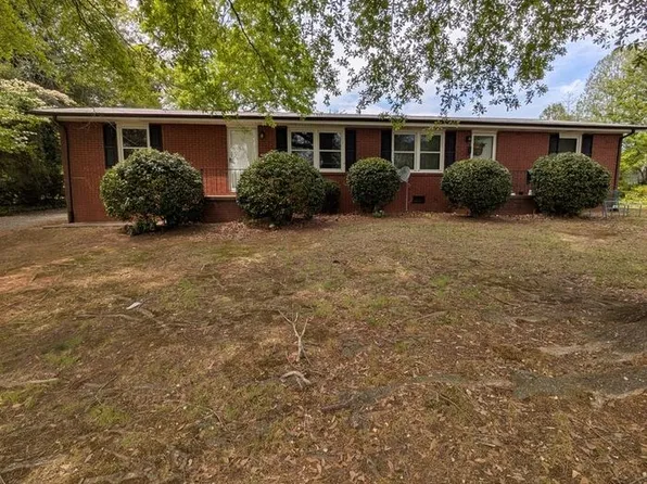 1080 16th Ave NW, Hickory, NC 28601