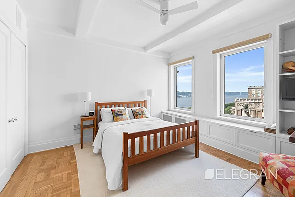 Sold by (Legacy) Elegran | media 9