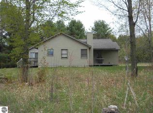 7493 Bunker Hill Rd, Central Lake, MI 49622