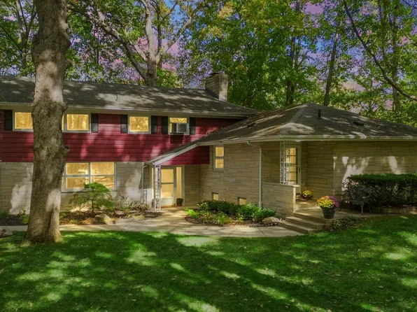 1835 Riverline Dr, Chesterton, IN 46304