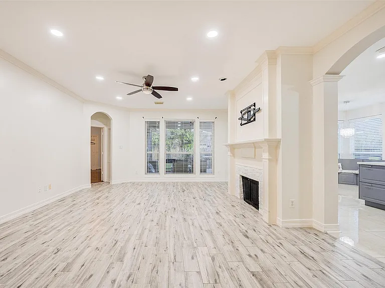 2027 Westshore Dr — Photo 14