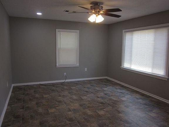 3rd image of 1005 8th Ave