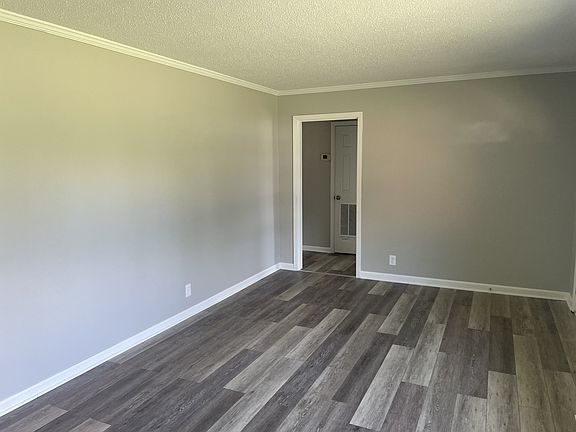 4th image of 20 Lealand Ct