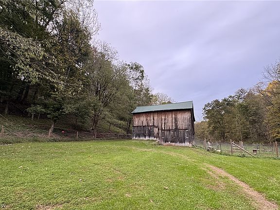 5th image of 33451 Edwina Rd