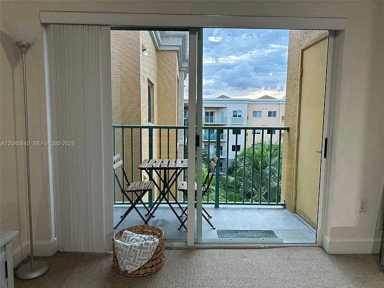 6001 SW 70th St #621 — Photo 3