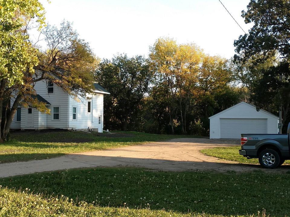 1st image of 410 19th Ave NW