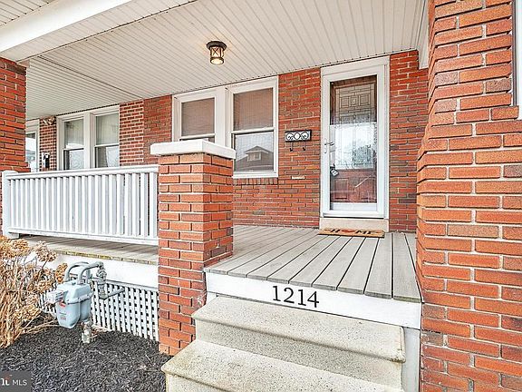 3rd image of 1214 W Princess St