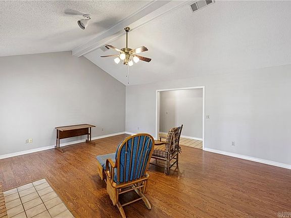 5th image of 218 Canterbury Cir