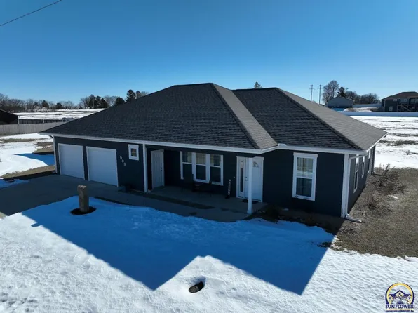 903 16th St, Valley Falls, KS 66088