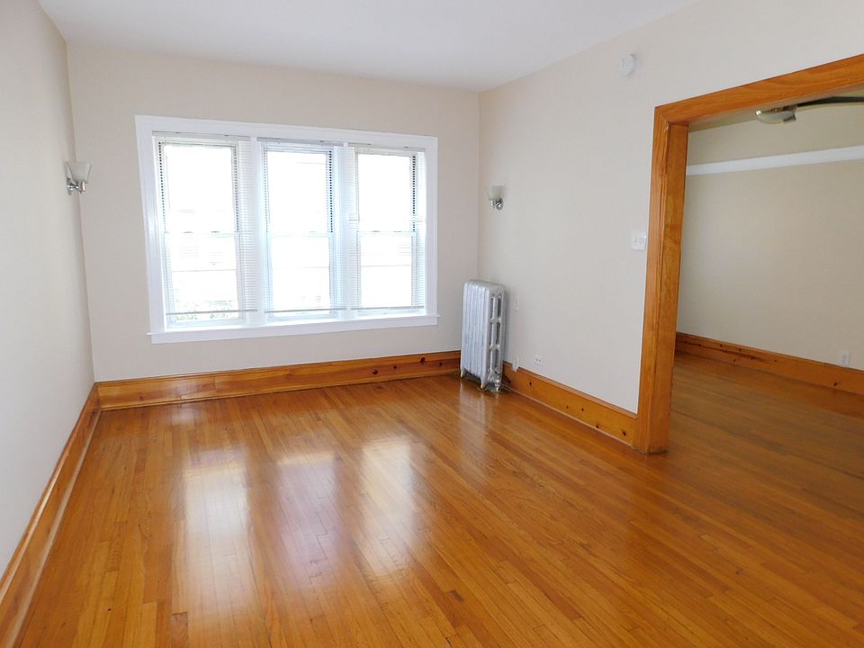 1st image of 1319 W Touhy Ave #15