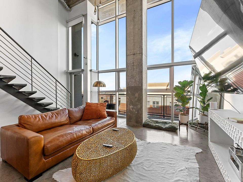 1st image of 2000 Bagby St APT 7416