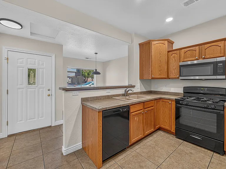 1519 E Payton Way #2 — Photo 18