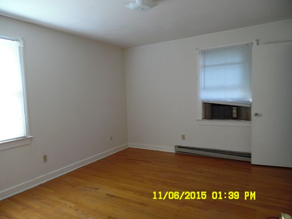 5th image of 306 Fort Ln