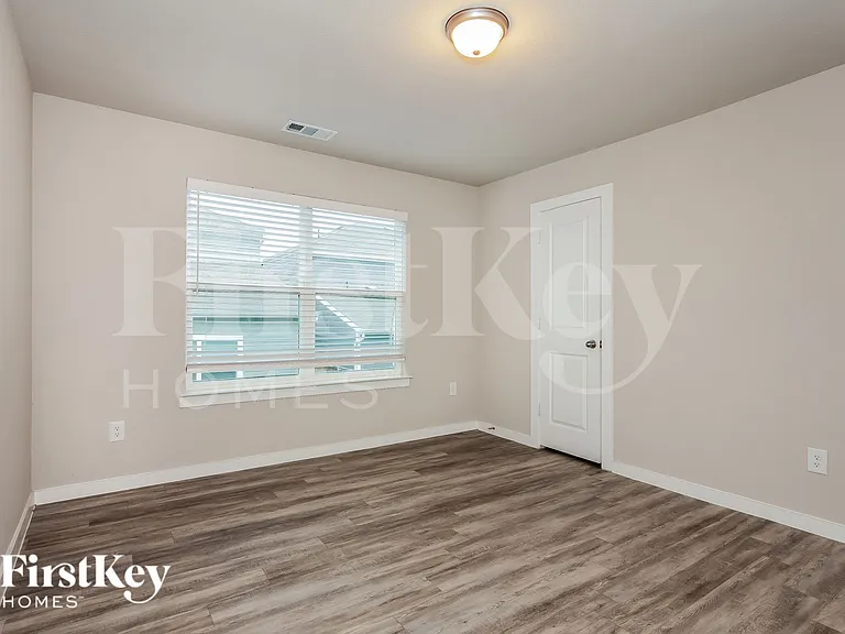 613 Sophia Way — Photo 12