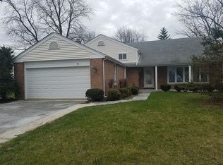208 S River Rd, Naperville, IL 60540