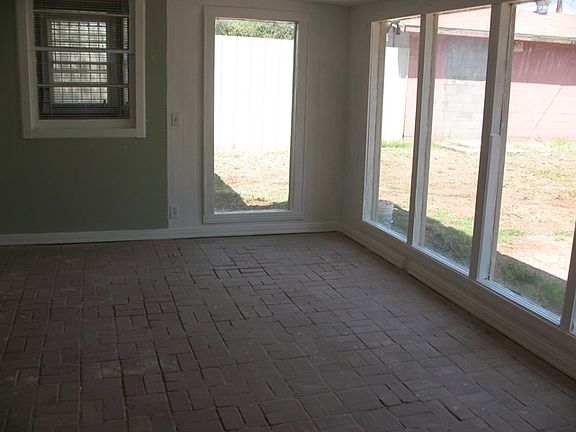 5th image of 606 N Belmont Ave