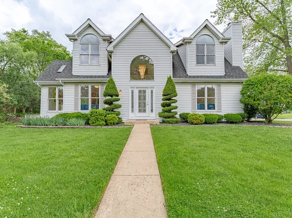 101 Claria Dr, Roselle, IL 60172
