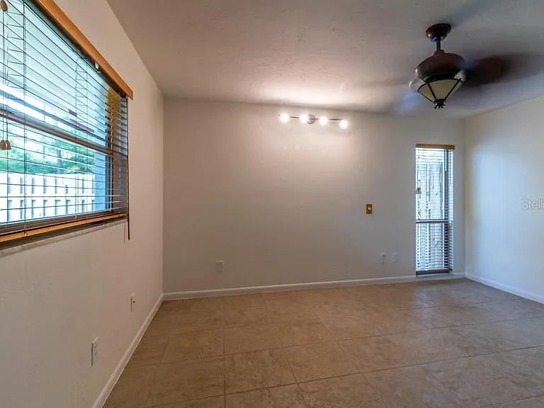 3426 NW 40th St — Photo 32