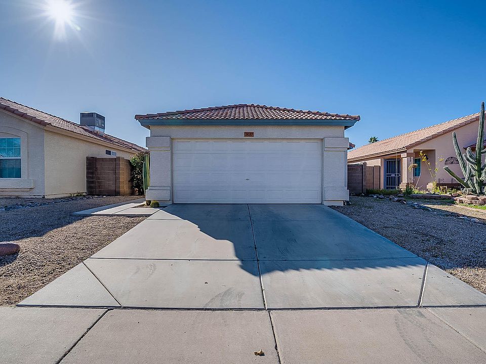 1st image of 3037 W Zachary Dr