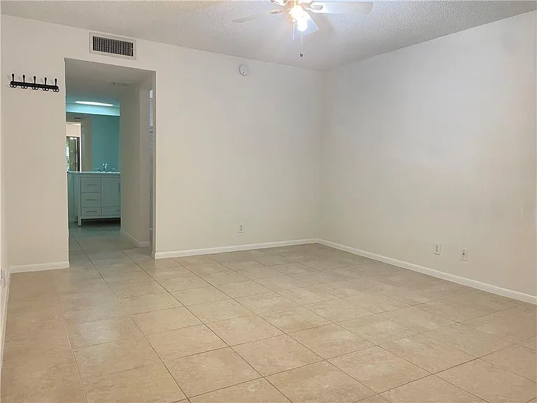 2307 S Cypress Bend Dr #207A — Photo 14