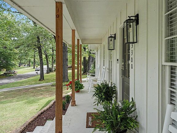 2nd image of 3300 Monte Doro Dr