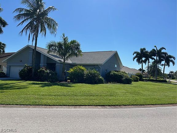 5th image of 8860 Banyan Cove Cir