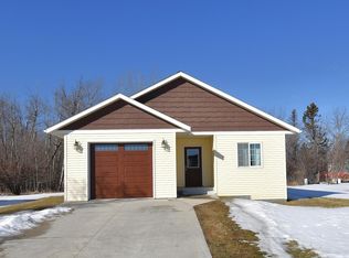 205 6th Ave SW, Warroad, MN 56763