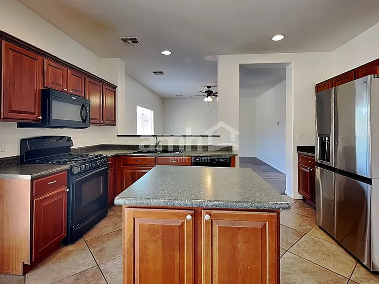 17646 W Bridger St — Photo 3