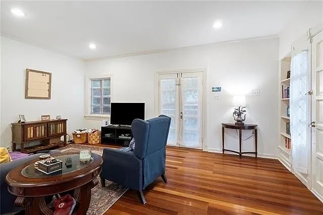 2505 Joseph St — Photo 6