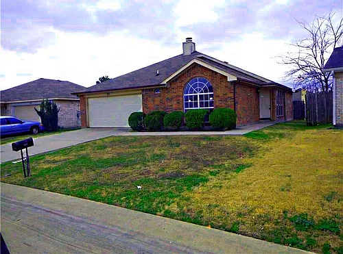 911 Cooper Ln Photo 1