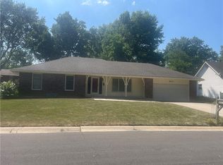 817 NW 13th St, Blue Springs, MO 64015
