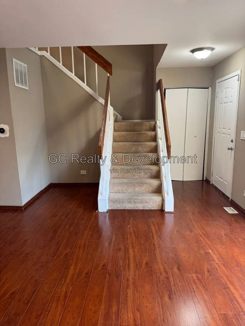 2 bed, 1.5 bath, 1000 sqft, $2,495 — Photo 2
